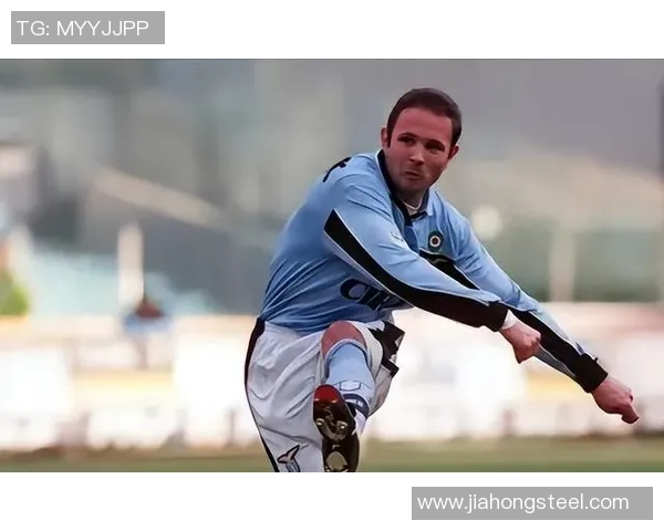 一米八中后卫足球球星崛起技压群雄助力球队勇闯顶级联赛